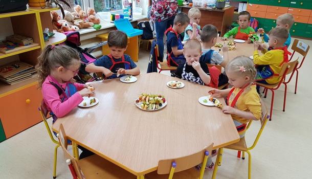 Szaszłyki owocowe w grupie Słoneczka