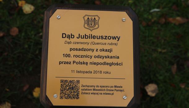 Tabliczka przy Dębie Jubileuszowym (4)