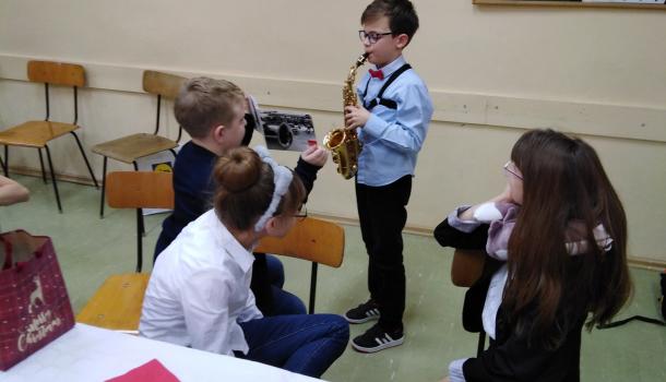 SP7: Konkurs na stroik bożonarodzeniowy w Siódemce