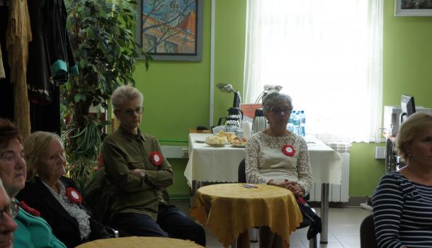 Uczestnicy spotkania w bibliotece