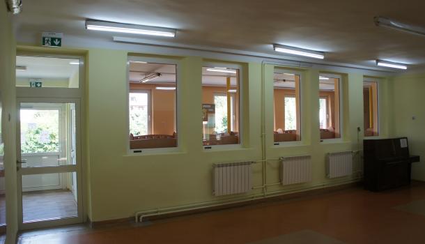 Korytarz budynku B Miejskiego Przedszkola Samorządowego nr 4 w Mławie