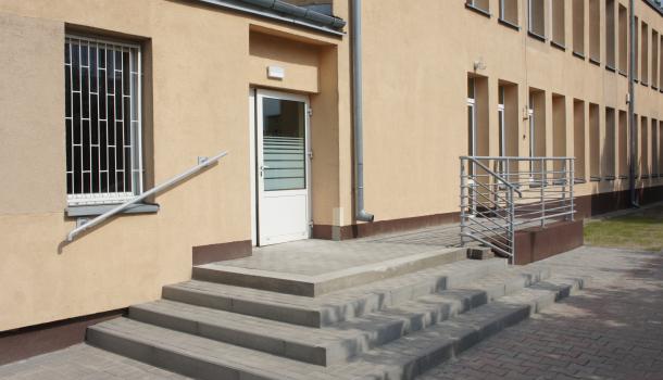 Wejście  do budynku B Miejskiego Przedszkola Samorządowego nr 4 w Mławie