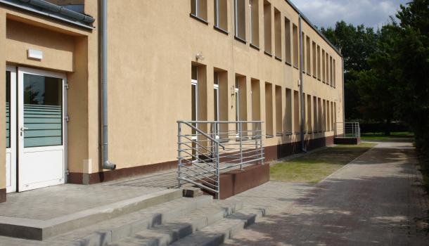 Wejście  do budynku B Miejskiego Przedszkola Samorządowego nr 4 w Mławie