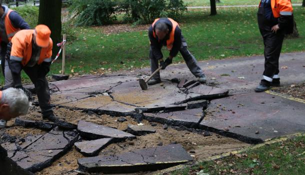 Prace przy modernizacji mławskiego skateparku