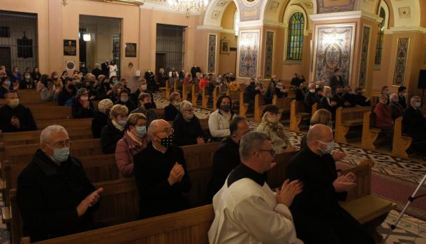 Wierni w kościele pw. Świętej Trójcy