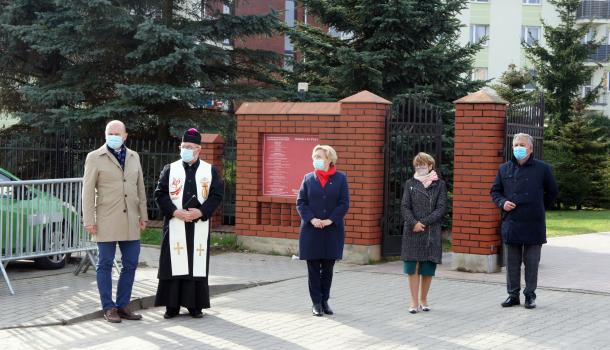 Uczestnicy otwarcia dróg na Osiedlu Książąt Mazowieckich