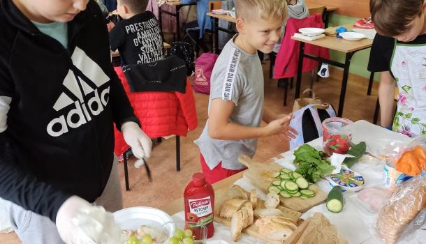 Światowy  Dzień Żywności w SP 4