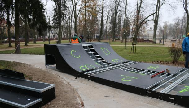 Mławski skatepark w budowie