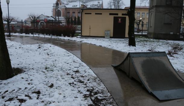 Mławski skatepark w budowie