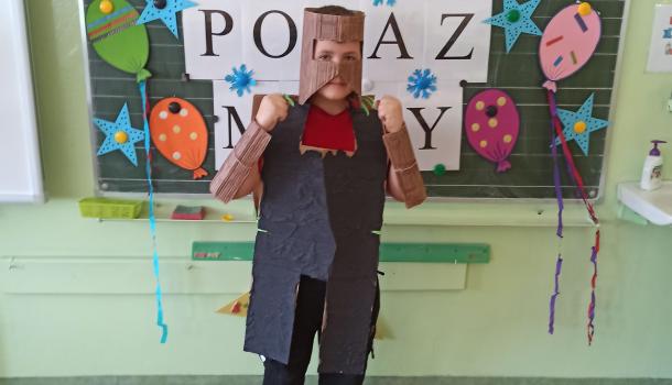 Pokaz mody EKO w klasie III d ze SP nr 7 w Mławie