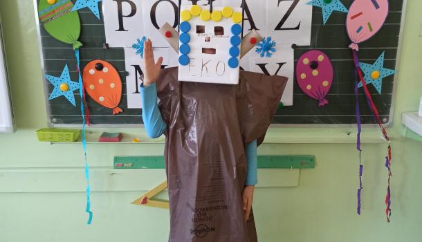 Pokaz mody EKO w klasie III d ze SP nr 7 w Mławie