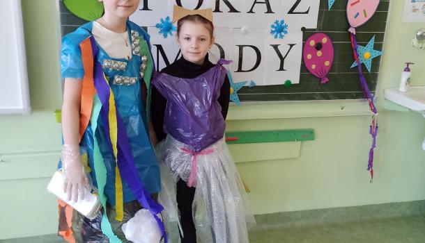 Pokaz mody EKO w klasie III d ze SP nr 7 w Mławie