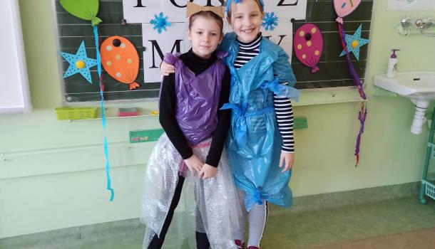 Pokaz mody EKO w klasie III d ze SP nr 7 w Mławie