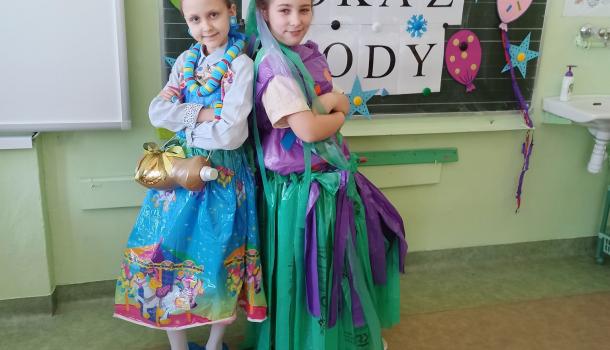 Pokaz mody EKO w klasie III d ze SP nr 7 w Mławie