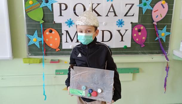 Pokaz mody EKO w klasie III d ze SP nr 7 w Mławie