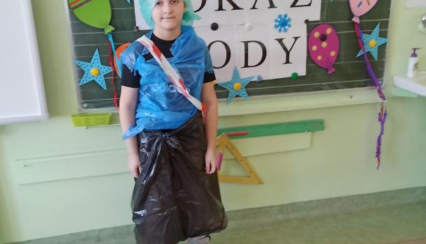 Pokaz mody EKO w klasie III d ze SP nr 7 w Mławie