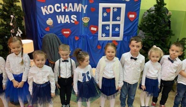 Przedszkolaki z SP nr 2 dla Babć i Dziadków