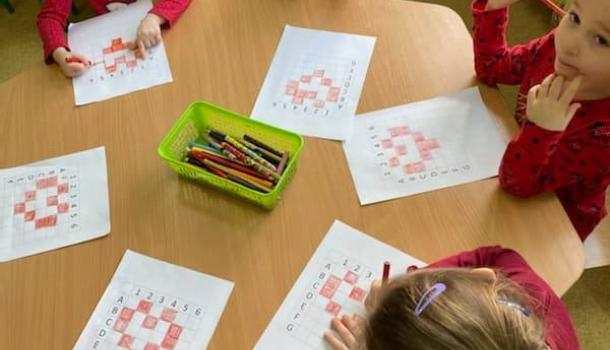 Walentynkowe zabawy przedszkolaków z SP nr 2 w Mławie