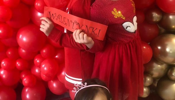 Walentynkowe zabawy przedszkolaków z SP nr 2 w Mławie
