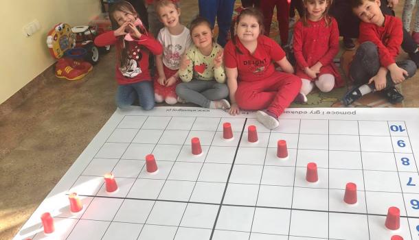 Walentynkowe zabawy przedszkolaków z SP nr 2 w Mławie