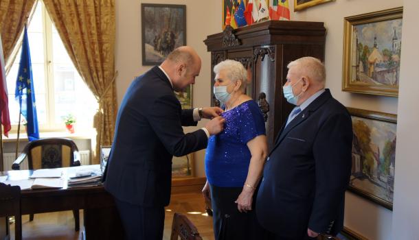 Sławomir Kowalewski oraz Teresa i Zdzisław Majranowie