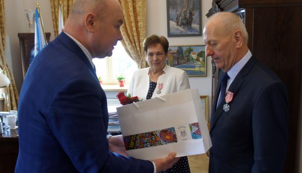 Sławomir Kowalewski oraz Maria i Marek Chlastoszowie