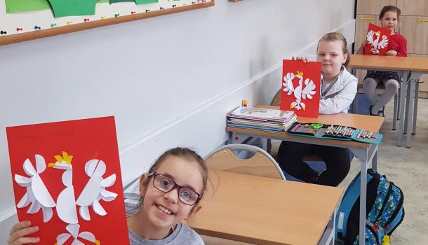 Pierwszoklasiści z SP nr 2 wykonali godło Polski