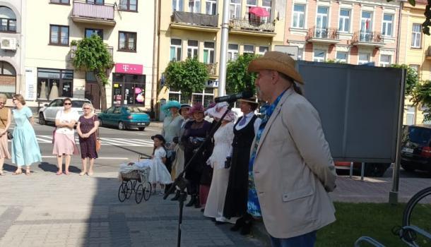 Wernisaż wystawy - Byli, przybyli, są (8).jpg 97