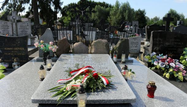 Grób rodziny Juszkiewiczów na cmentarzu parafialnym