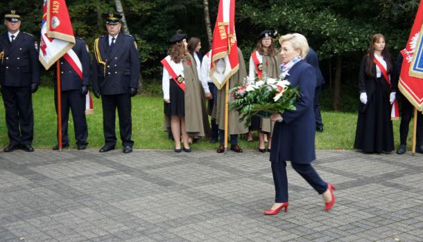 Uroczystość w Uniszkach Zawadzkich - 08.JPG 1