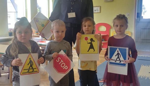 Spotkanie z policjantką w MPS nr 4 w Mławie