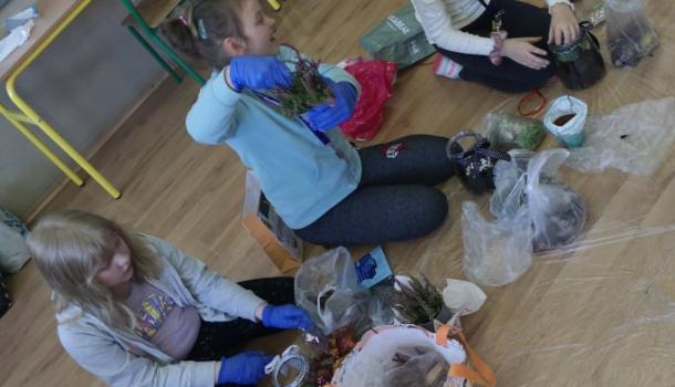 Projekt edukacyjny  w klasie 3 b Szkoły Podstawowej nr 3 w Mławie pt. Z ekologią na Ty - Las w słoiku “