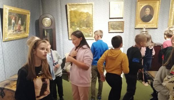 Uczniowie klas IVa i IVb  SP 3 z wizytą  w Muzeum Ziemi Zawkrzeńskiej