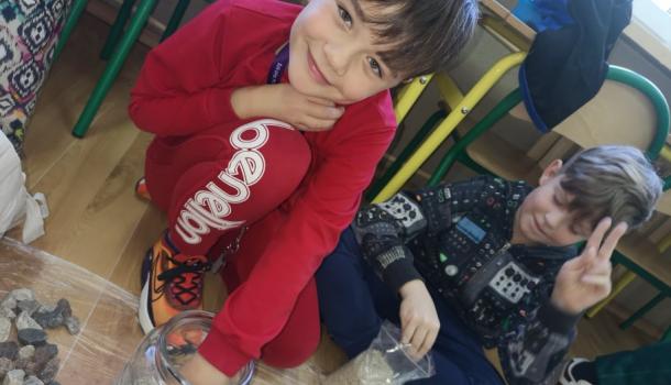 Projekt edukacyjny  w klasie 3 b Szkoły Podstawowej nr 3 w Mławie pt. Z ekologią na Ty - Las w słoiku “