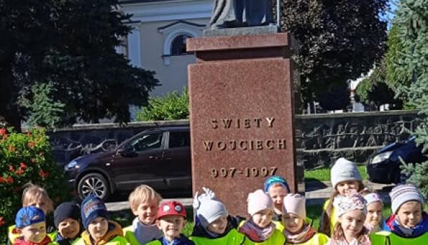 Spacerkiem po Mławie - grupa Niezapominajki z MPS nr 4 w Mławie