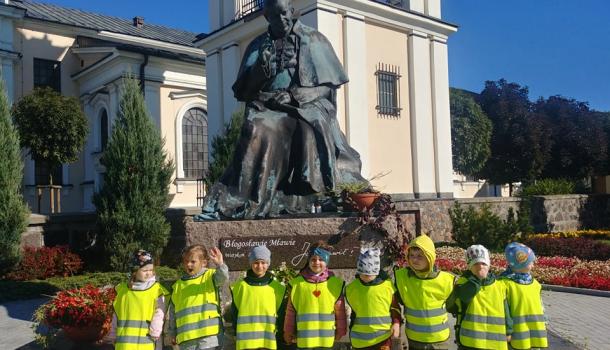 Spacerkiem po Mławie - grupa Niezapominajki z MPS nr 4 w Mławie
