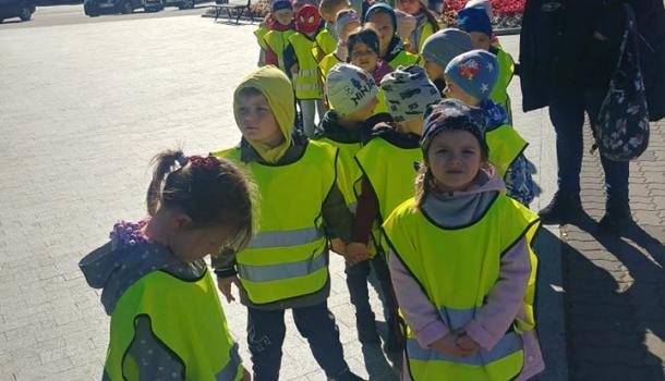 Spacerkiem po Mławie - grupa Niezapominajki z MPS nr 4 w Mławie