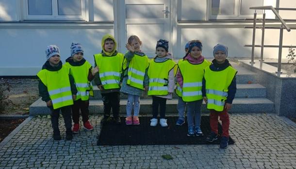 Spacerkiem po Mławie - grupa Niezapominajki z MPS nr 4 w Mławie