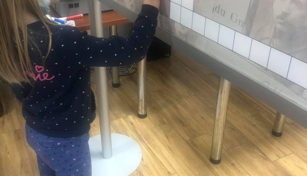 Wycieczka do Archiwum Państwowego - uczniowie z klasy II b Szkoły Podstawowej nr 7 w Mławie