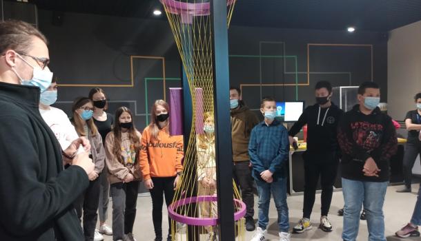 Interaktywne eksponaty z zakresu matematyki, fizyki, techniki, iluzji oraz architektury