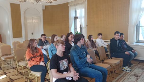 Gawęda o zachowaniu się przy stole