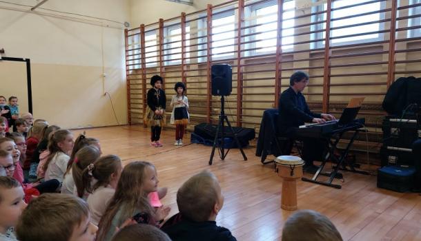 Koncert muzyczny w SP nr 7 w Mławie