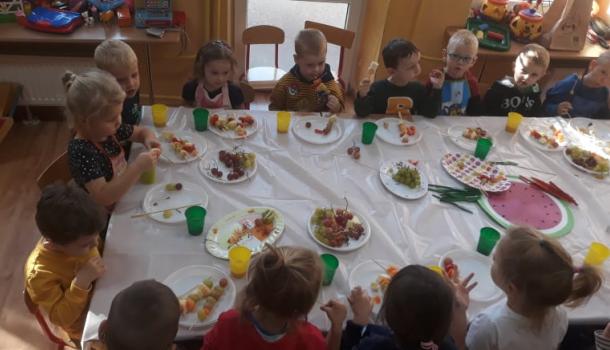 Przedszkolaka zdrowy dzień warzywno-owocowy w MPS nr 4 w Mławie