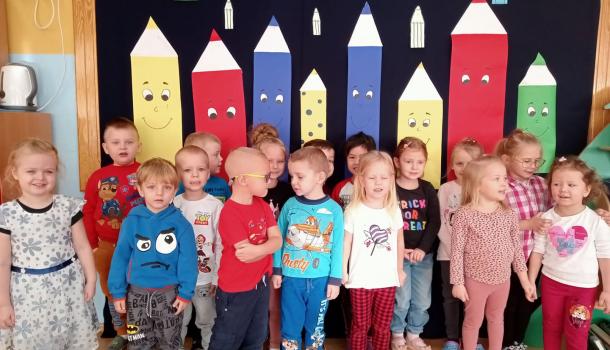 Grupa Krasnale - obchodziła ''Dzień Kredki'' w MPS nr 3 w Mławie