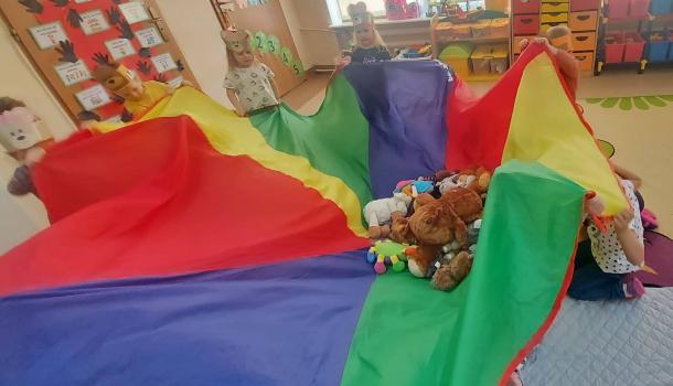 Dzień pluszowego misia w biedronkach w MPS nr 3 w Mławie
