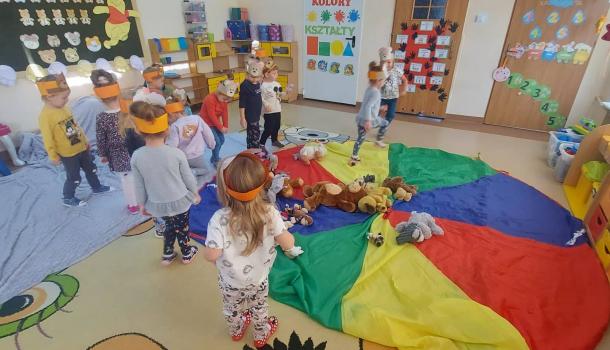 Dzień pluszowego misia w biedronkach w MPS nr 3 w Mławie