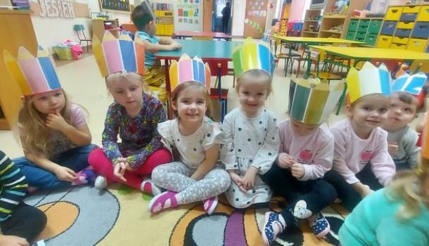 Dzień kredki w Biedronkach w MPS nr 3 w Mławie