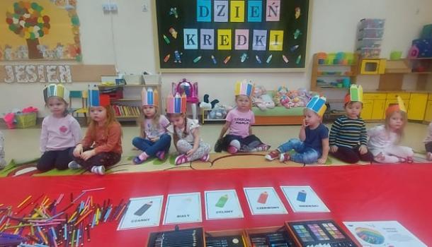 Dzień kredki w Biedronkach w MPS nr 3 w Mławie