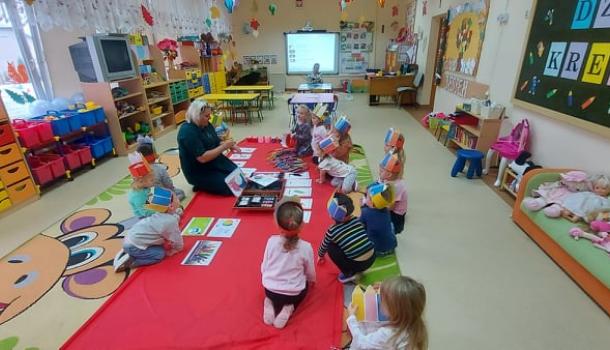 Dzień kredki w Biedronkach w MPS nr 3 w Mławie
