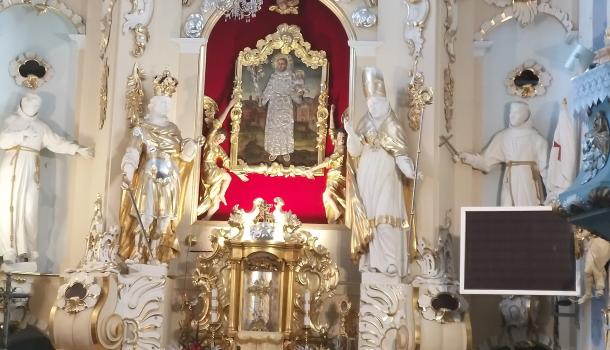 Wróciły z tarczą z I Diecezjalnego Konkursu Recytatorskiego